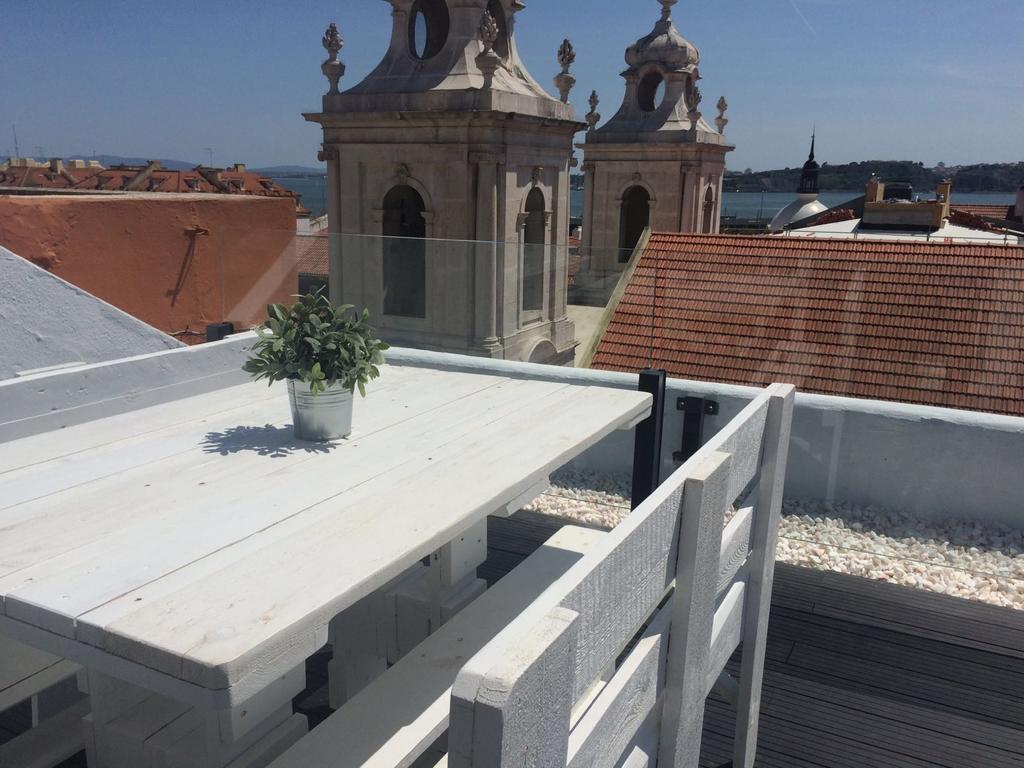 A Terrace On A Topfloor With A View Лиссабон Экстерьер фото